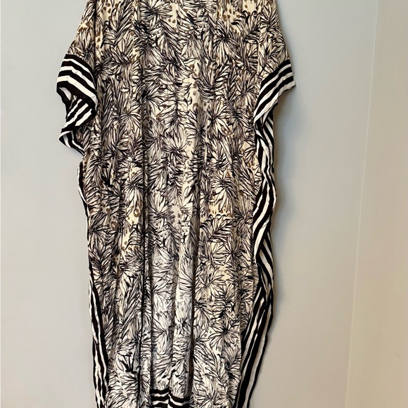 Steve Madden Other - Steve Madden Swim Cover in Black and Cream Perfect for Resort Beach Cruise